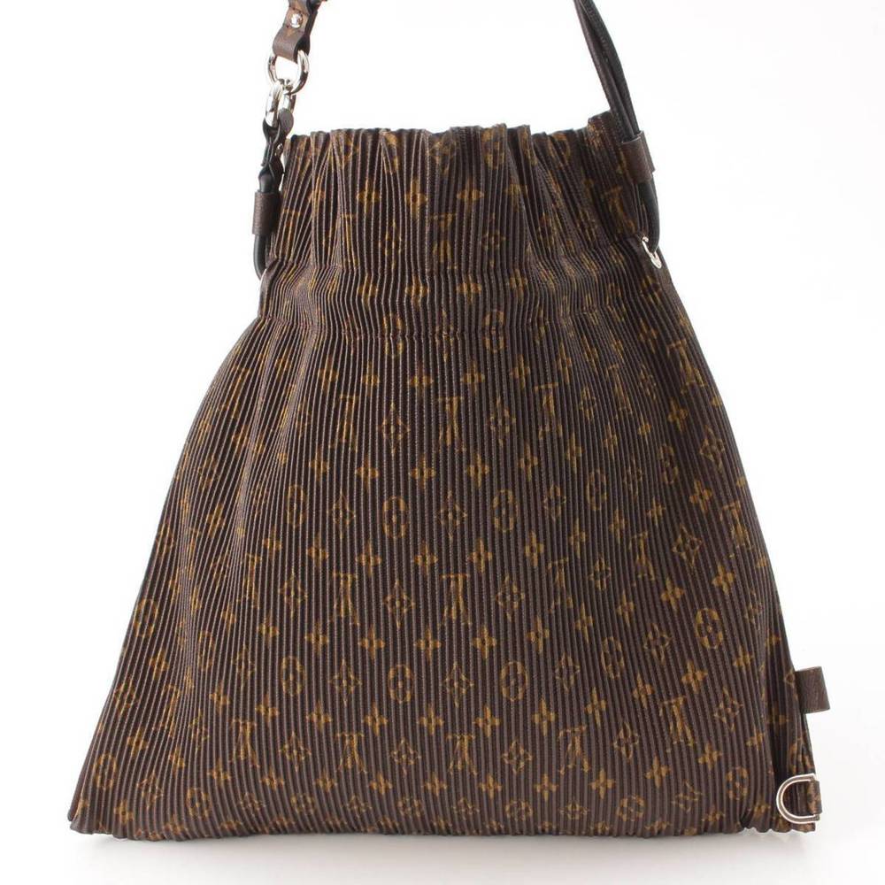 Louis Vuitton Explorer Mm Drawstring Pleated Shou… - image 4